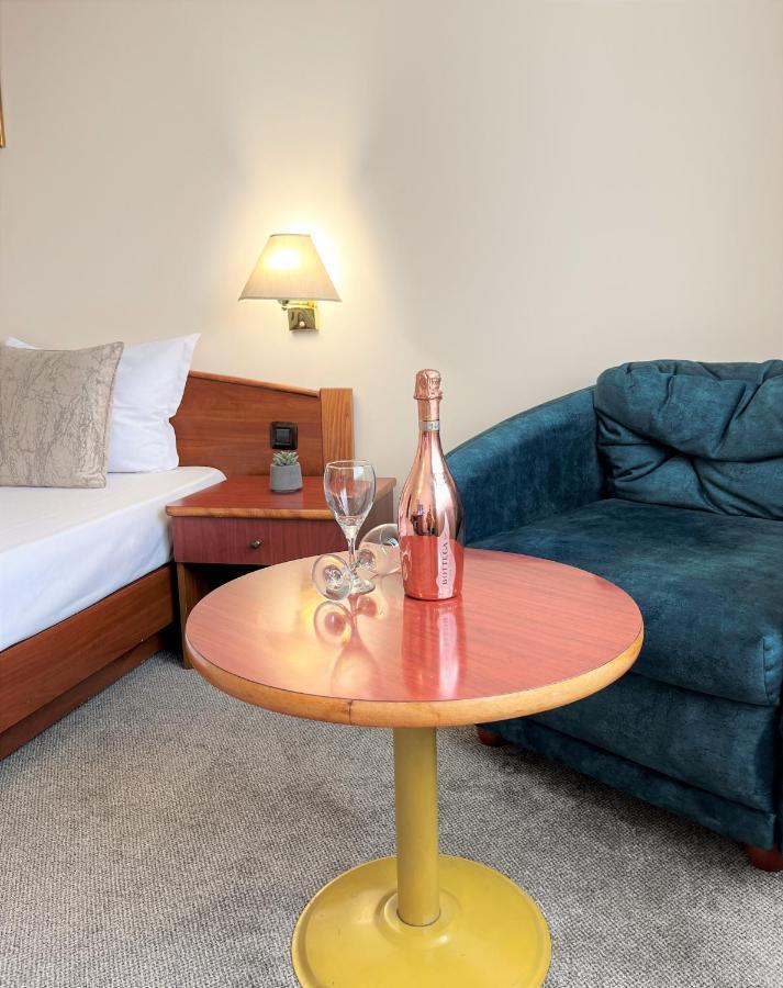 Hotel Orbita Varna Buitenkant foto
