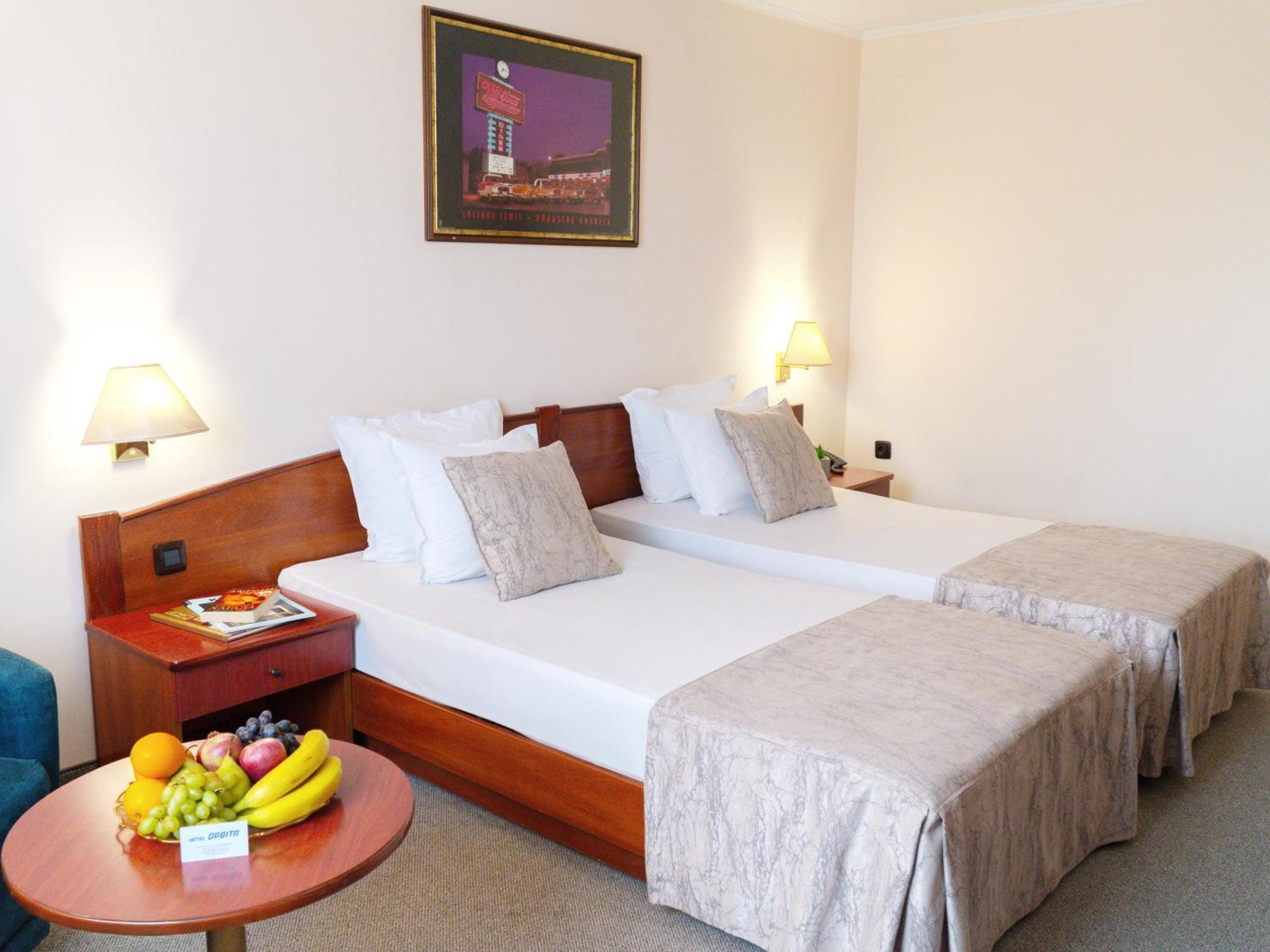 Hotel Orbita Varna Buitenkant foto