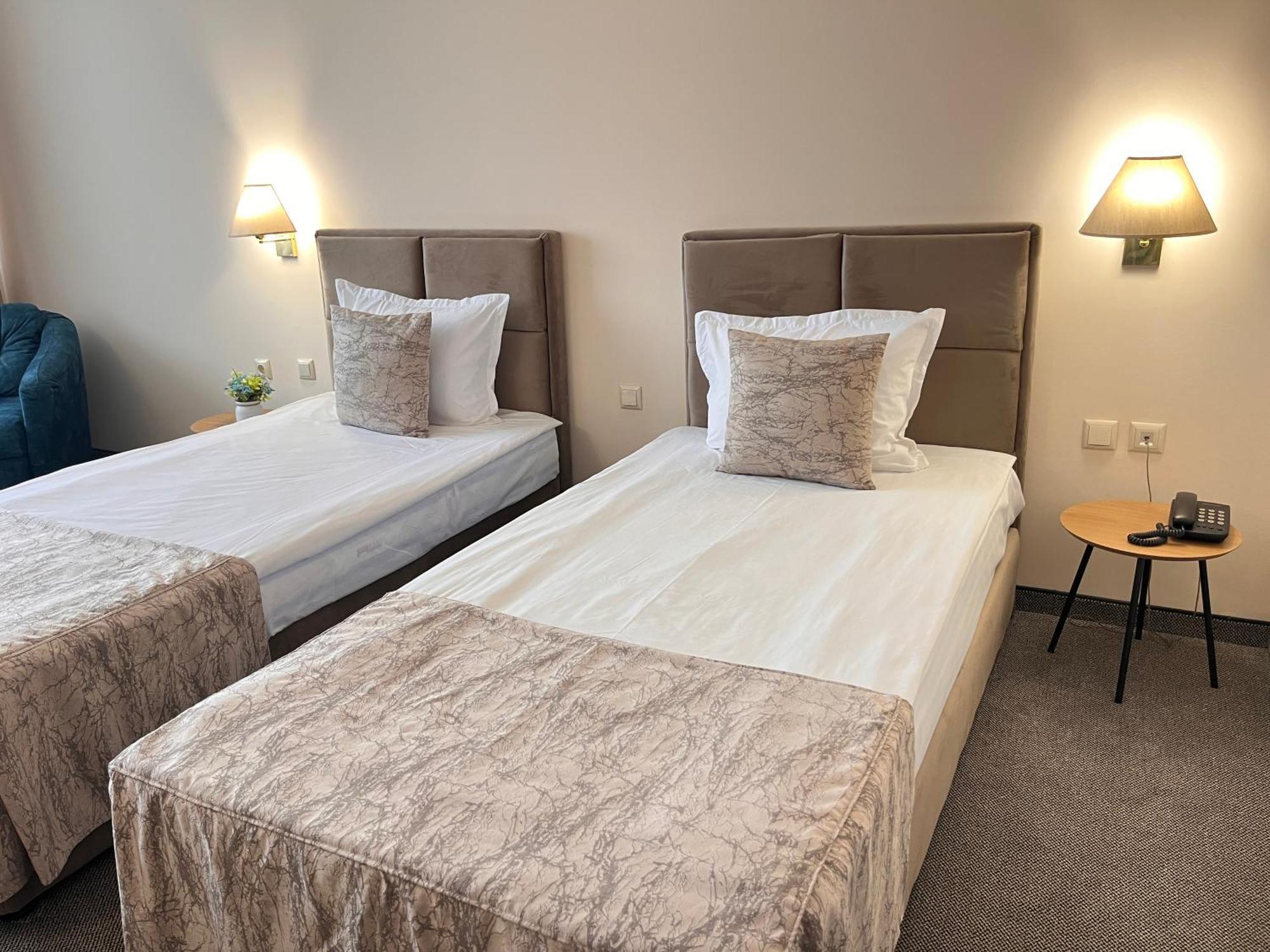Hotel Orbita Varna Buitenkant foto